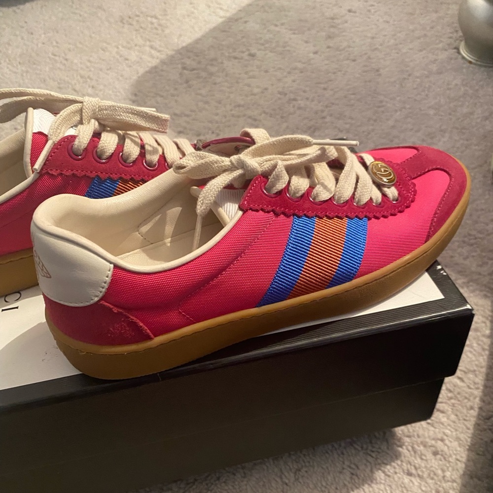 Pink Gucci Tennis shoes, Women’s size 5. Worn twice.